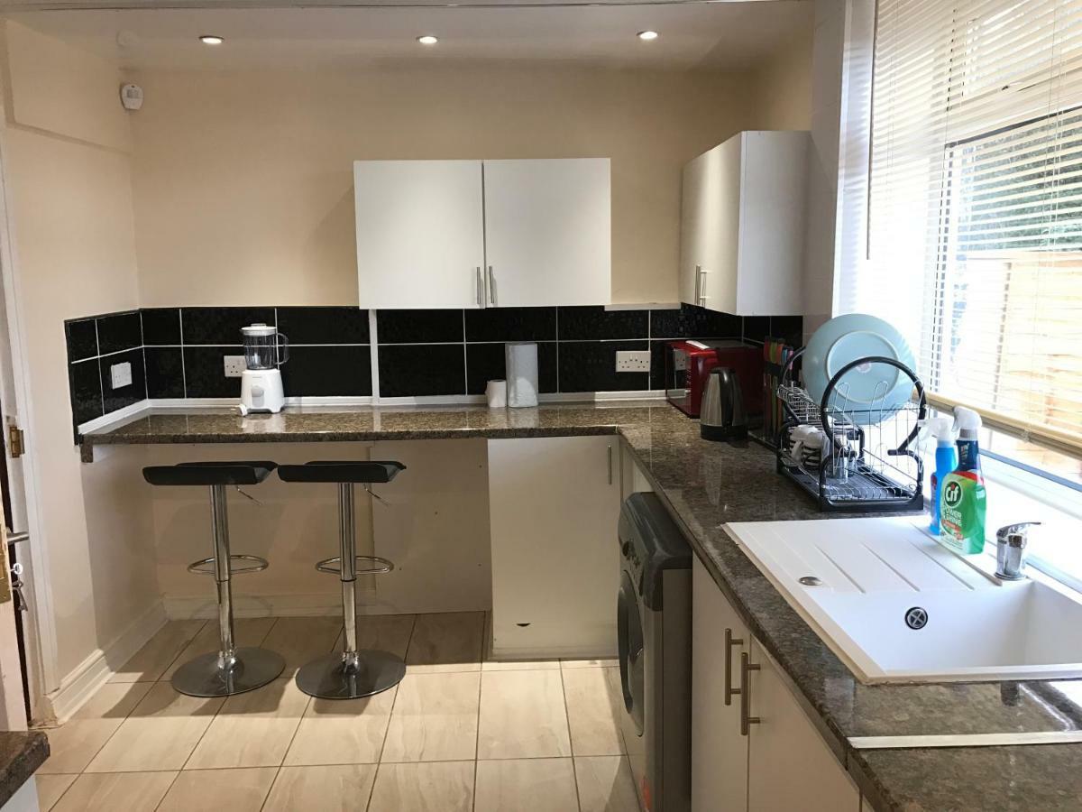 Rosewood Lodgings Special Offer For Student On Long Stay Manchester Exterior photo